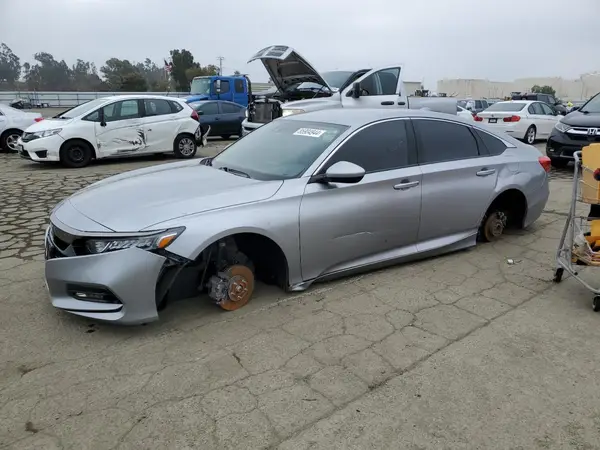 1HGCV1F33JA137078 2018 HONDA ACCORD - Image 1