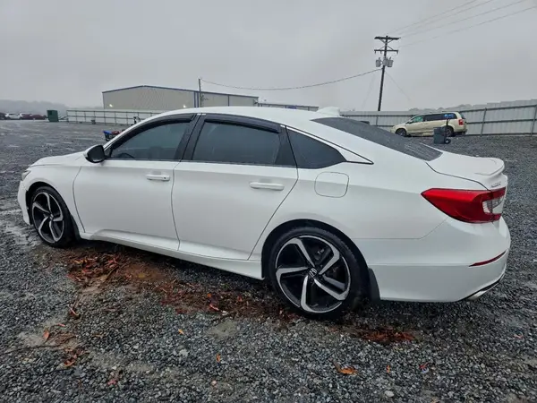 1HGCV1F33JA145648 2018 HONDA ACCORD - Image 2