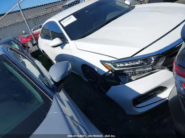 1HGCV1F33JA155466 2018 HONDA ACCORD - Image 1