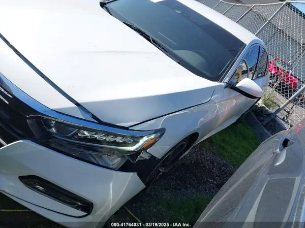 1HGCV1F33JA155466 2018 HONDA ACCORD - Image 2