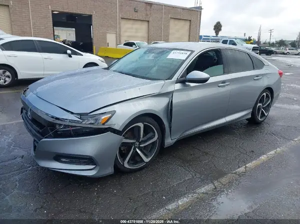 1HGCV1F33JA166161 2018 HONDA ACCORD - Image 2