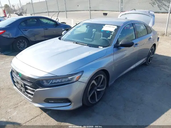 1HGCV1F33JA166175 2018 HONDA ACCORD - Image 2