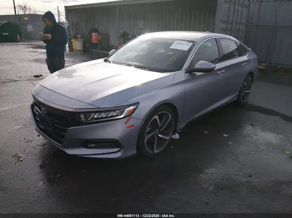 1HGCV1F33JA176902 2018 HONDA ACCORD - Image 2