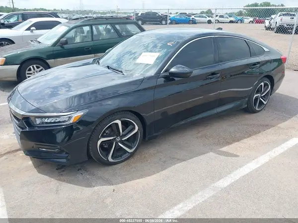 1HGCV1F33JA183462 2018 HONDA ACCORD - Image 2