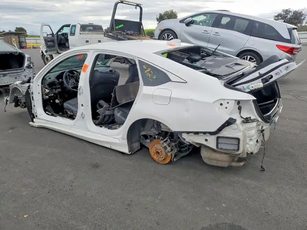 1HGCV1F33JA184823 2018 HONDA ACCORD - Image 2