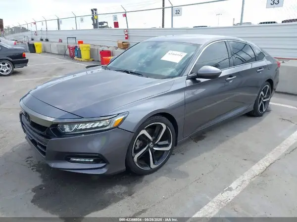 1HGCV1F33JA185048 2018 HONDA ACCORD - Image 2