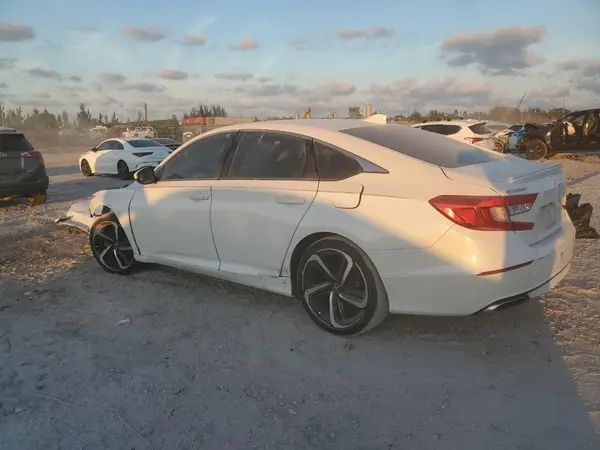 1HGCV1F33JA186524 2018 HONDA ACCORD - Image 2