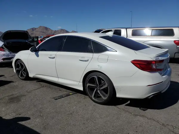 1HGCV1F33JA186555 2018 HONDA ACCORD - Image 2