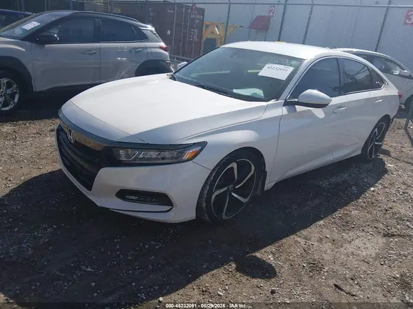 1HGCV1F33JA186572 2018 HONDA ACCORD - Image 2