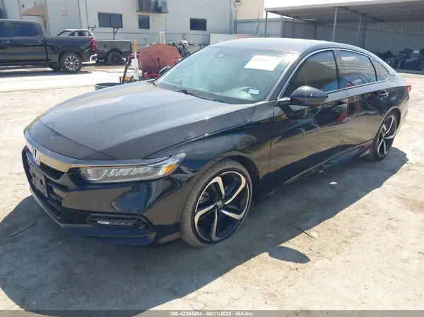 1HGCV1F33JA186796 2018 HONDA ACCORD - Image 2