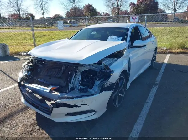 1HGCV1F33JA188354 2018 HONDA ACCORD - Image 2