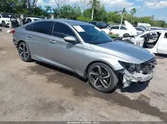 1HGCV1F33JA192212 2018 HONDA ACCORD