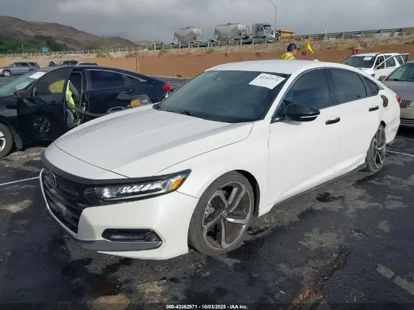 1HGCV1F33JA195658 2018 HONDA ACCORD - Image 2