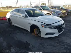 1HGCV1F33JA198494 2018 HONDA ACCORD