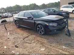 1HGCV1F33JA199015 2018 HONDA ACCORD