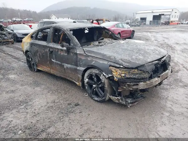 1HGCV1F33JA204441 2018 HONDA ACCORD - Image 1