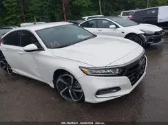 1HGCV1F33JA208053 2018 HONDA ACCORD