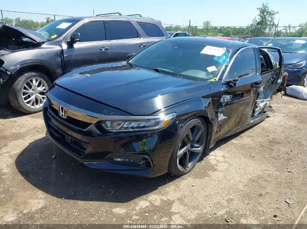 1HGCV1F33JA223930 2018 HONDA ACCORD - Image 2