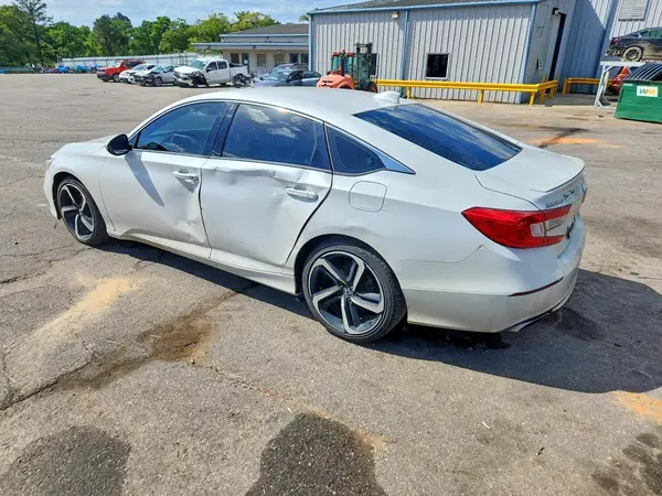 1HGCV1F33JA225158 2018 HONDA ACCORD - Image 2