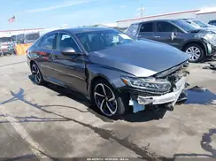 1HGCV1F33JA228965 2018 HONDA ACCORD