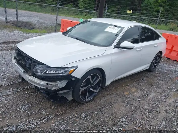 1HGCV1F33JA233843 2018 HONDA ACCORD - Image 2