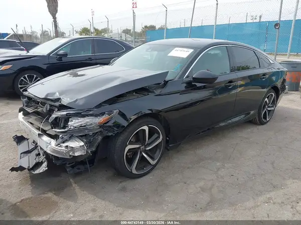 1HGCV1F33JA241716 2018 HONDA ACCORD - Image 2