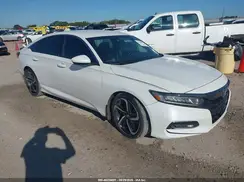 1HGCV1F33JA251033 2018 HONDA ACCORD