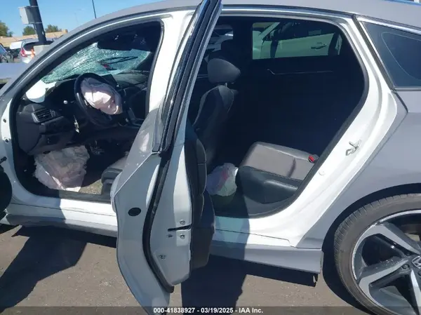 1HGCV1F33JA251114 2018 HONDA ACCORD - Image 8