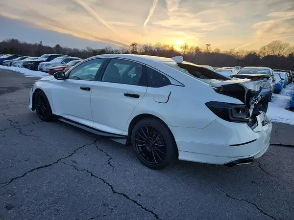 1HGCV1F33JA255762 2018 HONDA ACCORD - Image 2