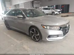 1HGCV1F33JA257219 2018 HONDA ACCORD