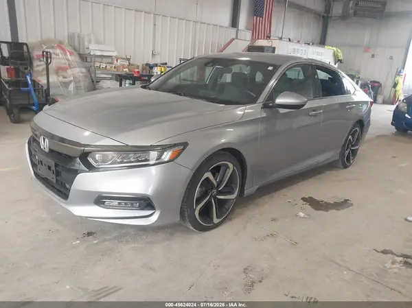 1HGCV1F33JA257219 2018 HONDA ACCORD - Image 2