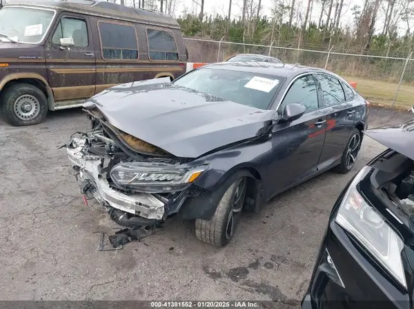 1HGCV1F33JA258631 2018 HONDA ACCORD - Image 2