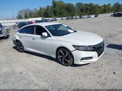 1HGCV1F33JA264588 2018 HONDA ACCORD