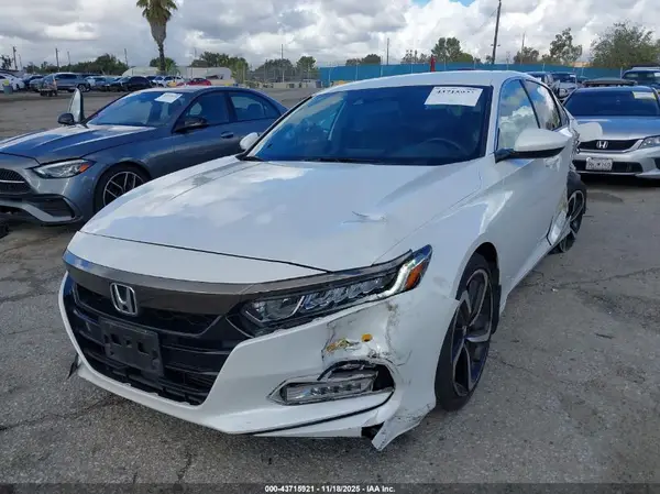 1HGCV1F33JA264591 2018 HONDA ACCORD - Image 2