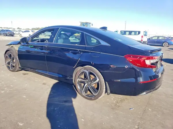 1HGCV1F33JA265384 2018 HONDA ACCORD - Image 2