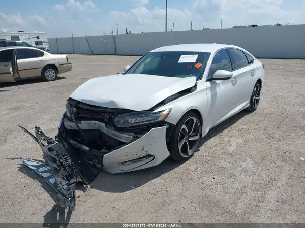 1HGCV1F33JA267281 2018 HONDA ACCORD - Image 2