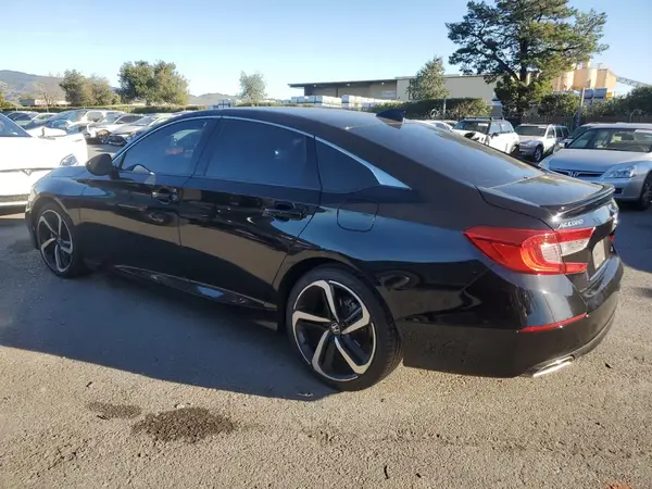 1HGCV1F33JA268057 2018 HONDA ACCORD - Image 2