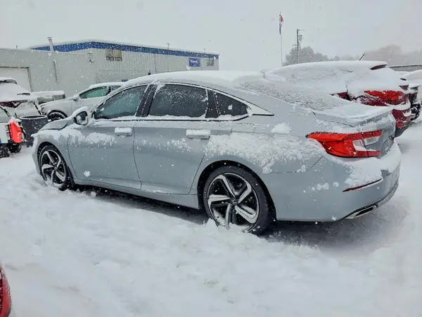 1HGCV1F33JA800195 2018 HONDA ACCORD - Image 2