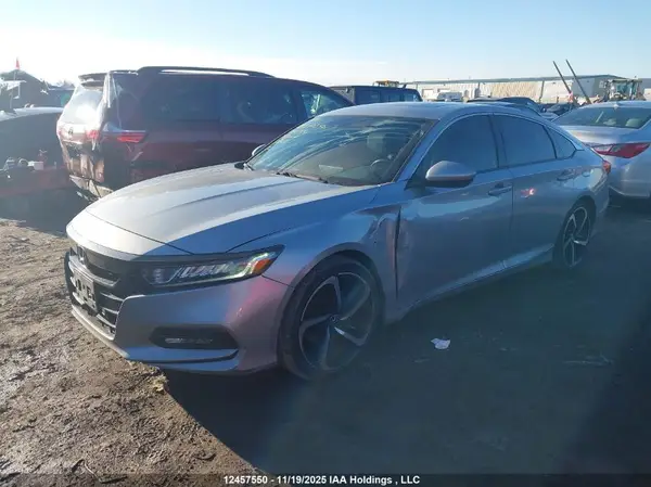 1HGCV1F33JA800780 2018 HONDA ACCORD - Image 2