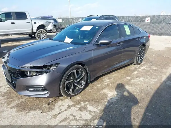 1HGCV1F33KA004256 2019 HONDA ACCORD - Image 2