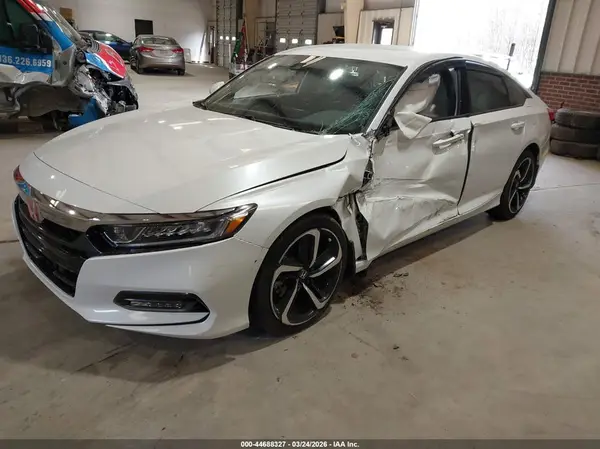 1HGCV1F33KA015337 2019 HONDA ACCORD - Image 2