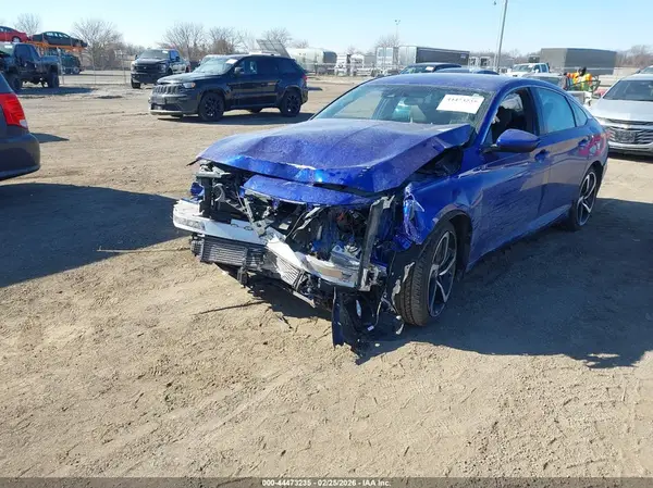 1HGCV1F33KA015595 2019 HONDA ACCORD - Image 2