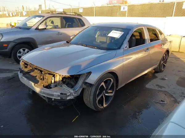 1HGCV1F33KA028718 2019 HONDA ACCORD - Image 2