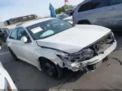 1HGCV1F33KA044725 2019 HONDA ACCORD