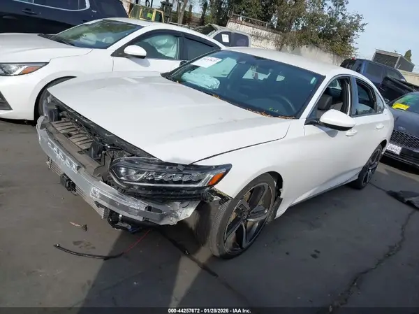 1HGCV1F33KA044725 2019 HONDA ACCORD - Image 2