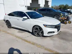 1HGCV1F33KA077496 2019 HONDA ACCORD