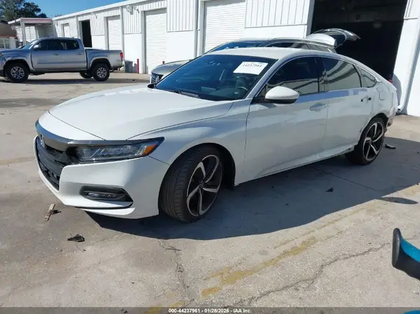 1HGCV1F33KA077496 2019 HONDA ACCORD - Image 2