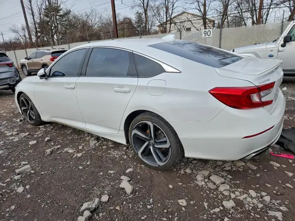 1HGCV1F33KA117804 2019 HONDA ACCORD - Image 2