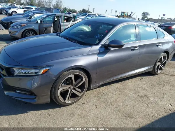 1HGCV1F33KA135817 2019 HONDA ACCORD - Image 2