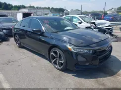 1HGCV1F33KA136952 2019 HONDA ACCORD